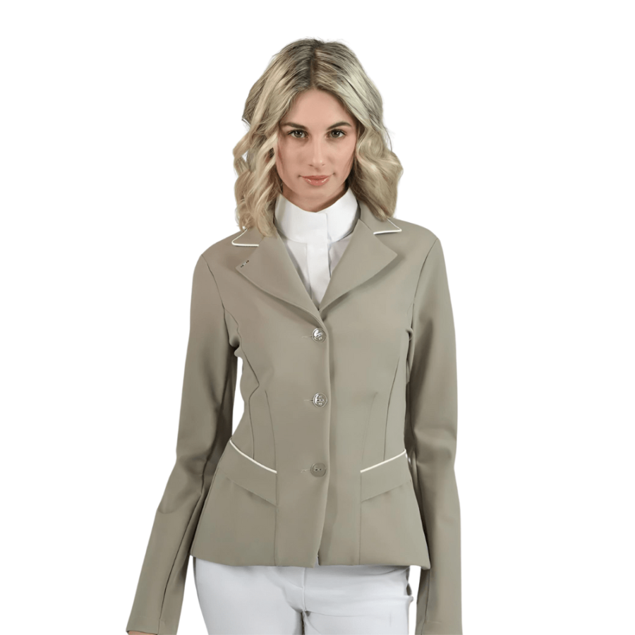 Nora-Stevnejakke-Beige-Front.png